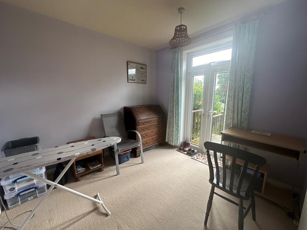 Lot: 41 - DETACHED BUNGALOW WITH LARGE GARDEN - Bedroom two